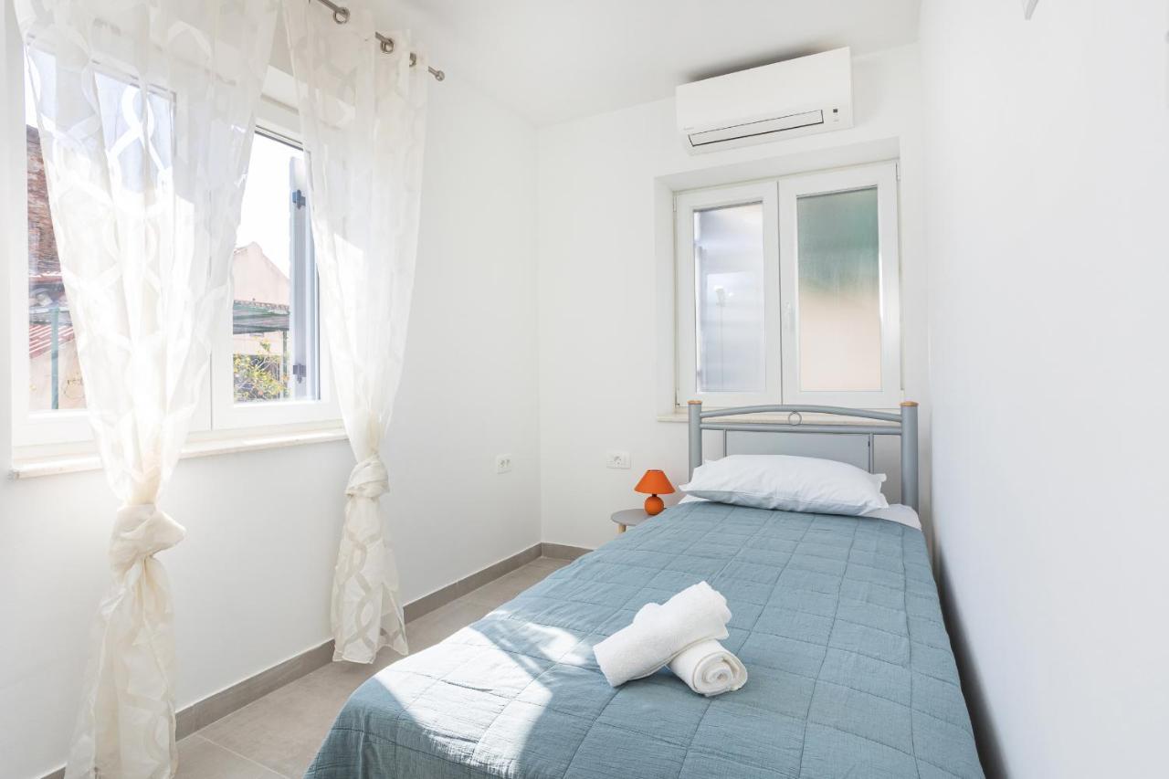 Marina Apartment *