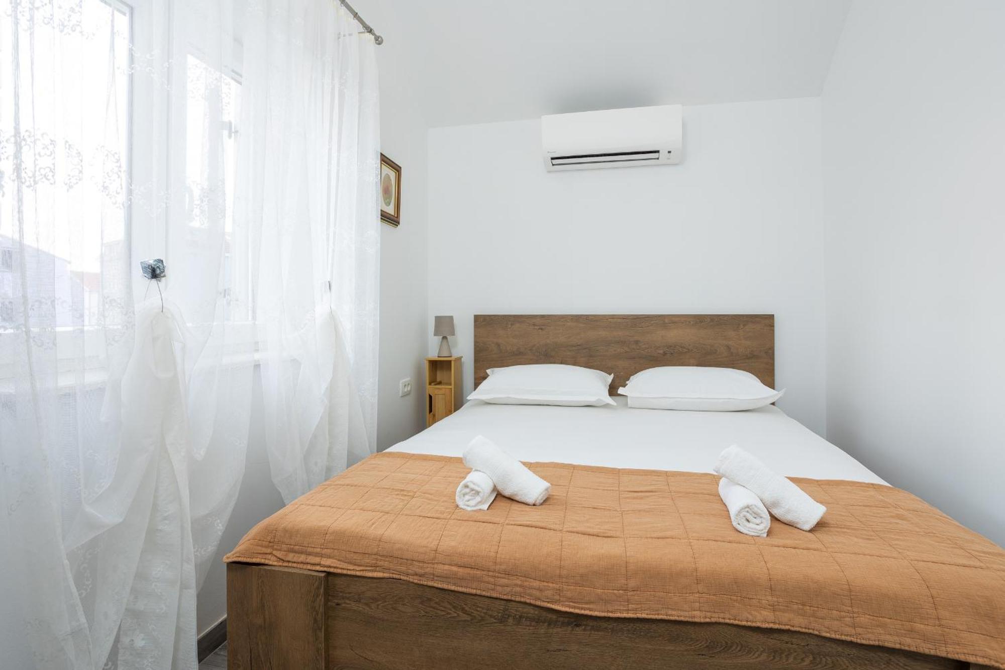 Marina Apartment *